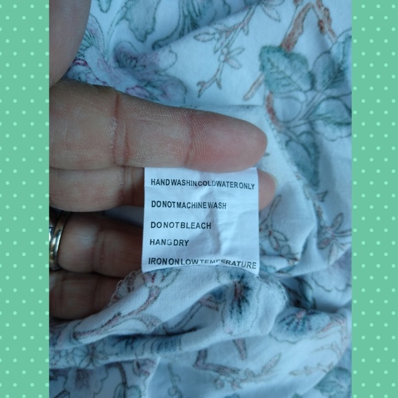 SOLITAIRE floral off shoulder bell sleeve top - Picture 5 of 5